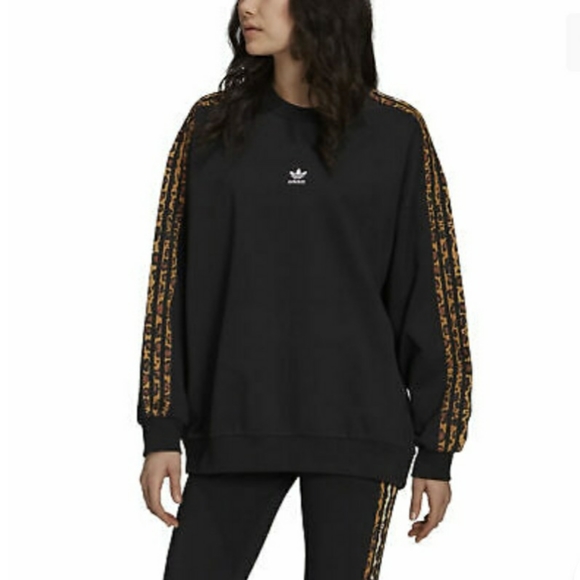 adidas Tops - 🌟HOST PICK🌟 Adidas Crew Sweatshirt